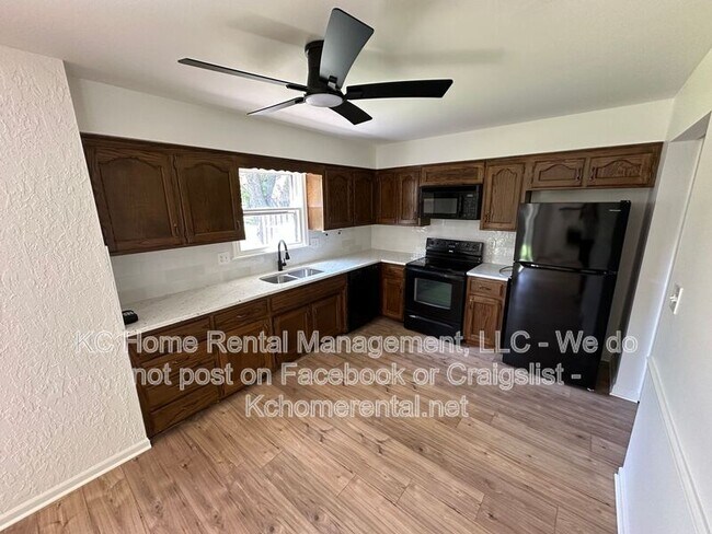 Foto del edificio - 3870 SW Harbor Dr