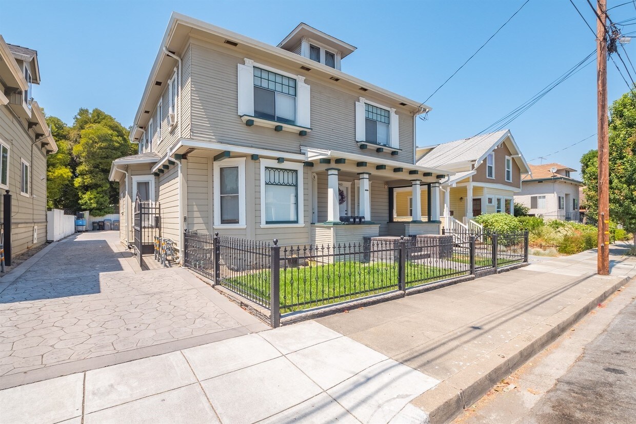Primary Photo - 241 N 12th St