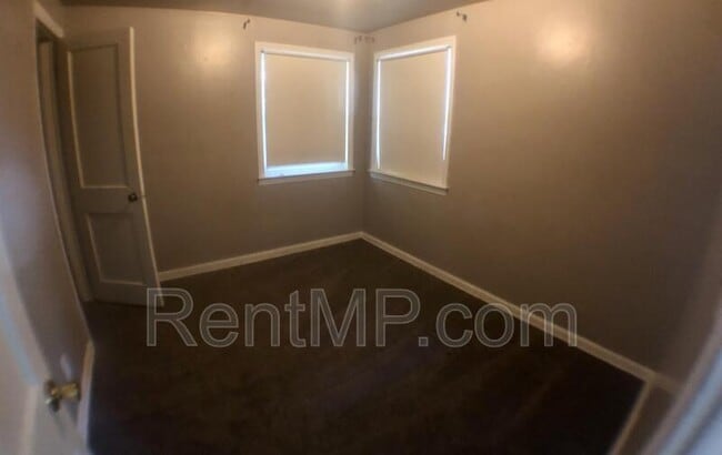 Building Photo - 1011 S Lansing St