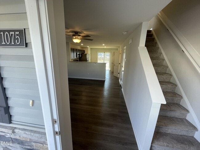 Foto del edificio - 1064 Peony Ln