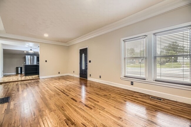 Foto del edificio - 5339 S Windermere St