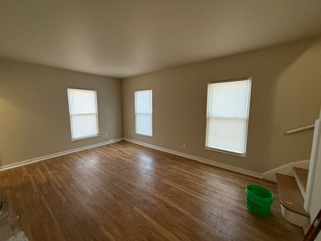 Foto del edificio - West Allis 3 bedroom 1 bath 2.5 car garage