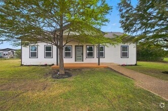 Building Photo - 9002 Breezy Rd