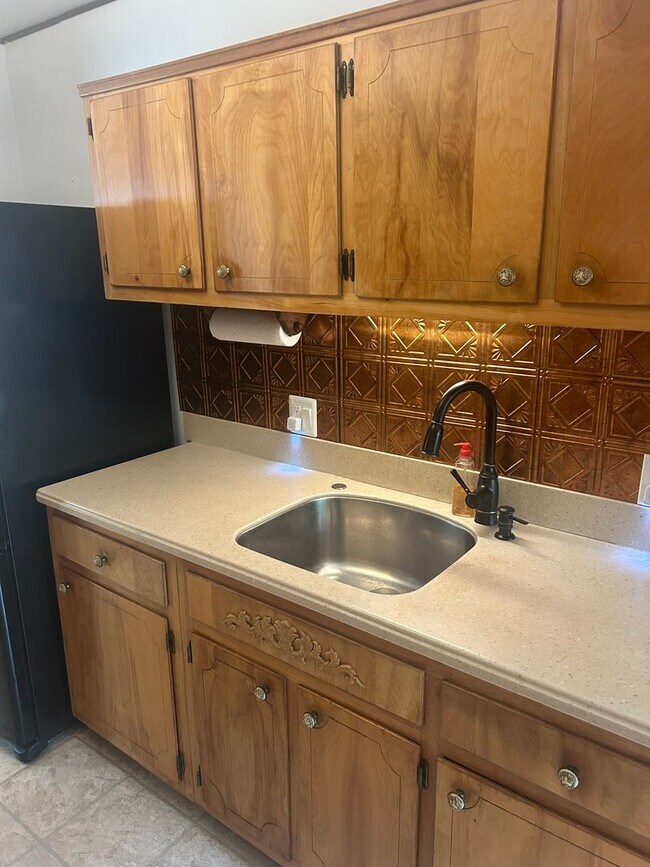 Building Photo - Spacious 4br Rockville Rental