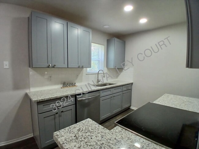 Building Photo - 3924 Sun Valley Ct
