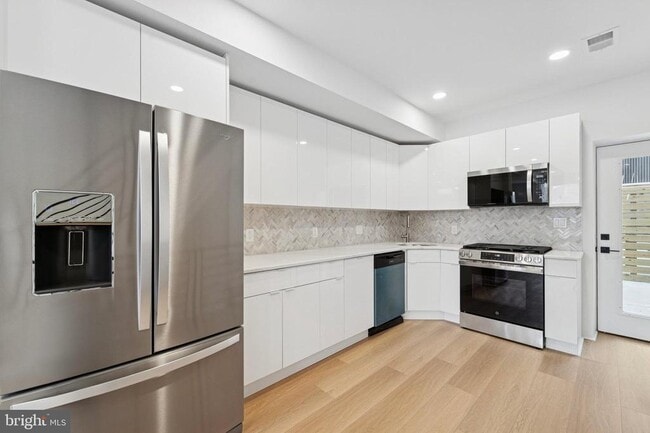 Building Photo - 1806 E Moyamensing Ave