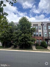 Building Photo - 43432 Apple Orch Sq