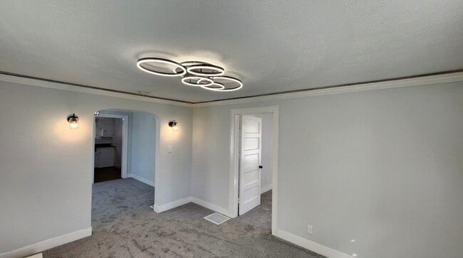 Building Photo - 832 Woodville Rd