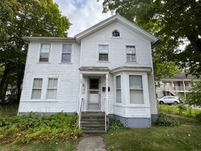 Building Photo - 909 Stratford Ave