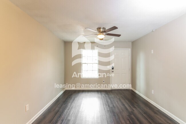 Foto del edificio - 1544 Holland Ave