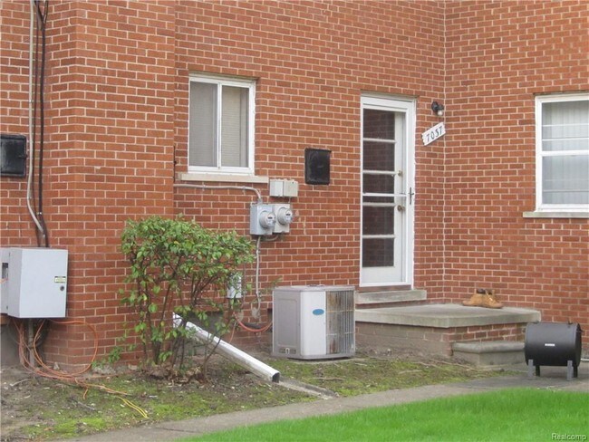 Foto del edificio - 7037 Garling Dr