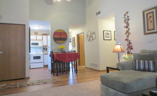Primary Photo - 2292 Sumac Cir