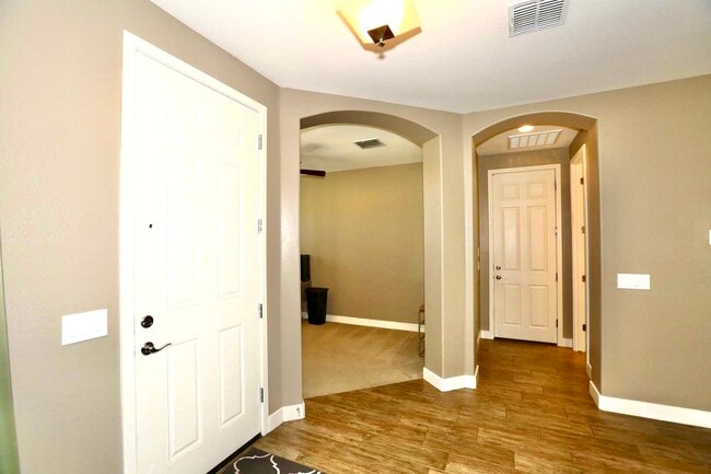Foto del edificio - 48 White Oak Ave