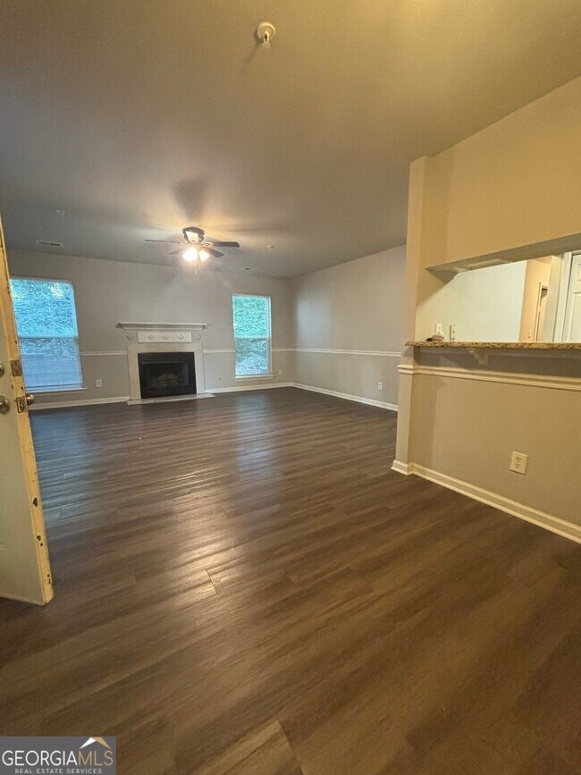 Foto del edificio - 4363 Thunderfork Ln