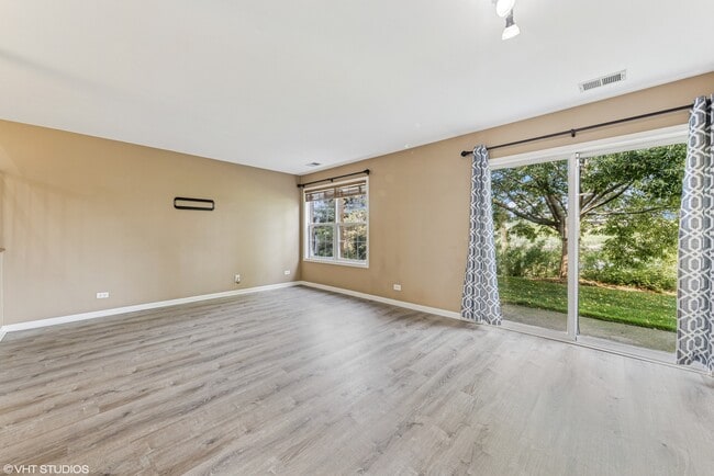 Building Photo - 1670 Mansfield Ct