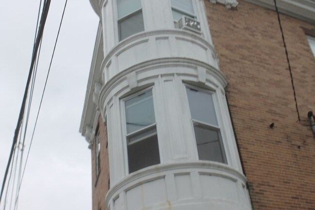 Foto del edificio - 327 Brunswick Ave