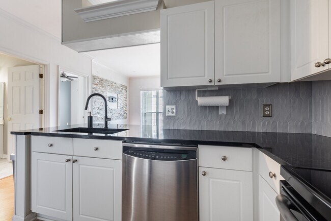 Building Photo - 4551 Strutfield Ln