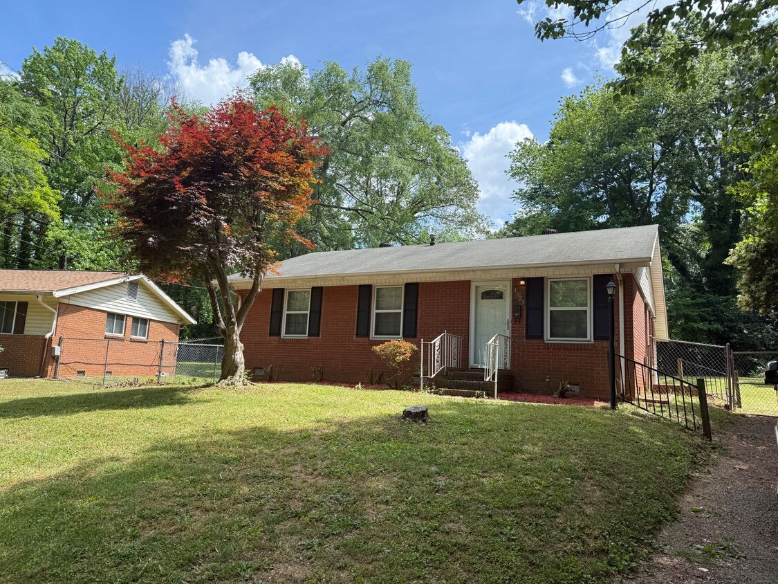 Primary Photo - Cozy 3 Bedroom Home!!