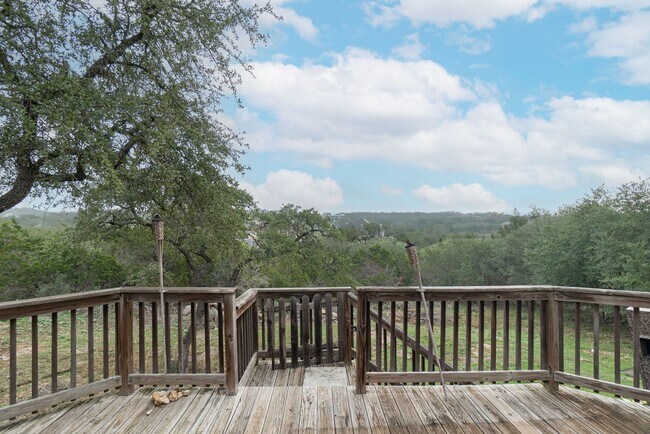 Building Photo - New Braunfels Delight