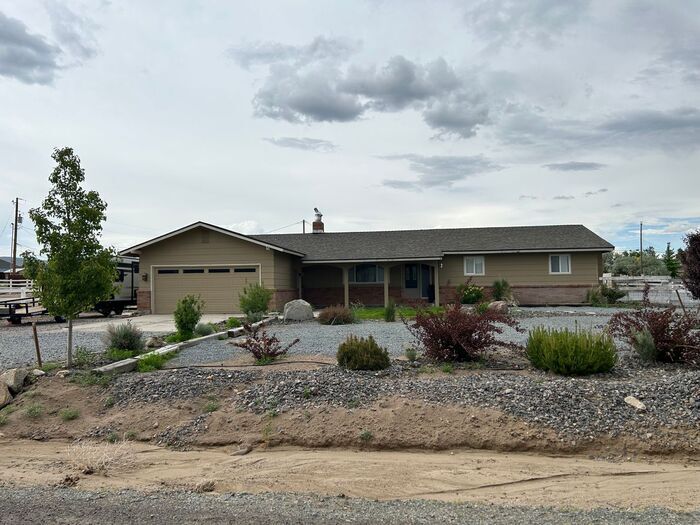 Primary Photo - Charming Ranch Style Home, 3 bed / 2 bath