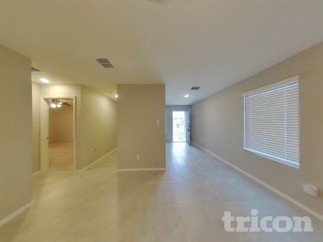 Building Photo - 6529 Middlebury Dr