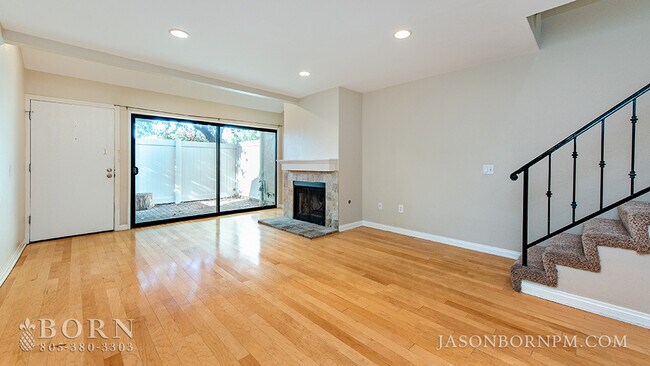 Foto del edificio - 5249 Colodny Dr