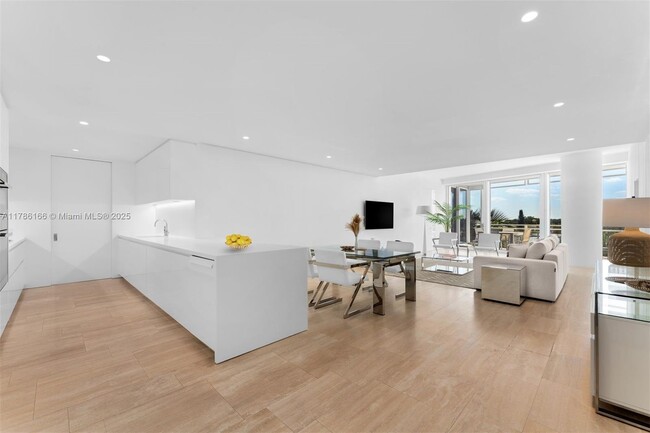 Building Photo - 9001 Collins Ave