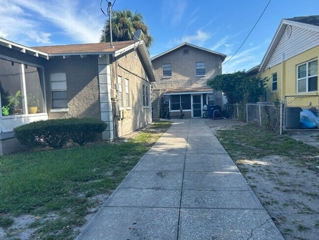Foto del edificio - 3317 W Pine St