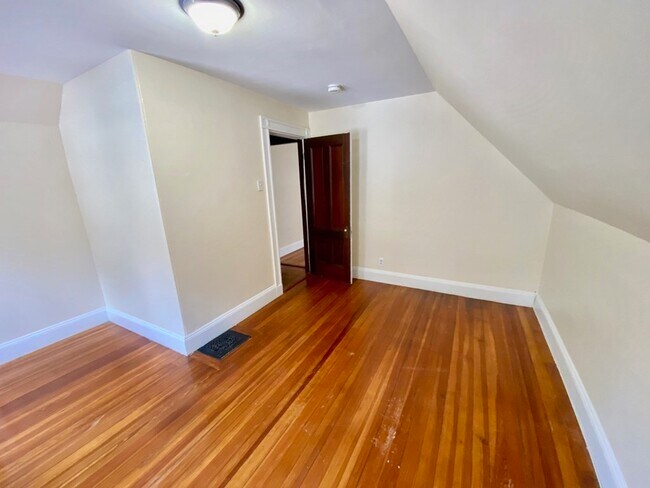 Foto del edificio - 65 Walk Hill St