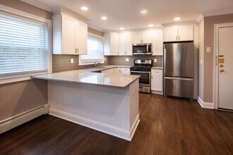 Interior Photo - The Linden Apartments: In-Unit Washer & Dryer, Heat and Hot Water Included, Cat & Dog Friendly, a...