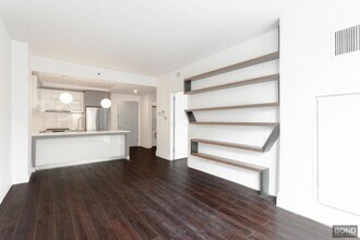 Building Photo - 214 N 11th St