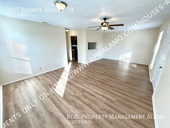 Building Photo - **APPLICATION RECEIVED** *MOVE IN SPECIAL!...