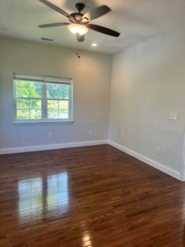 Foto del edificio - 104 Sunnybrook Dr