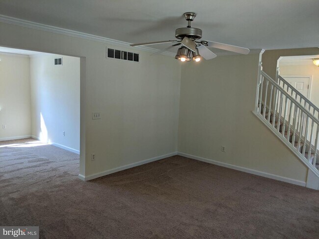 Building Photo - 156 Meadow Ridge Pkwy