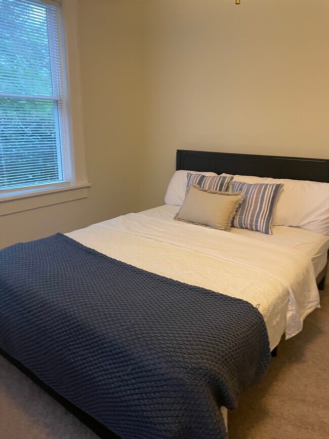 Foto del edificio - 241 Lafayette Dr