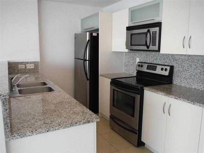 Foto del edificio - 2694 Inagua Ave