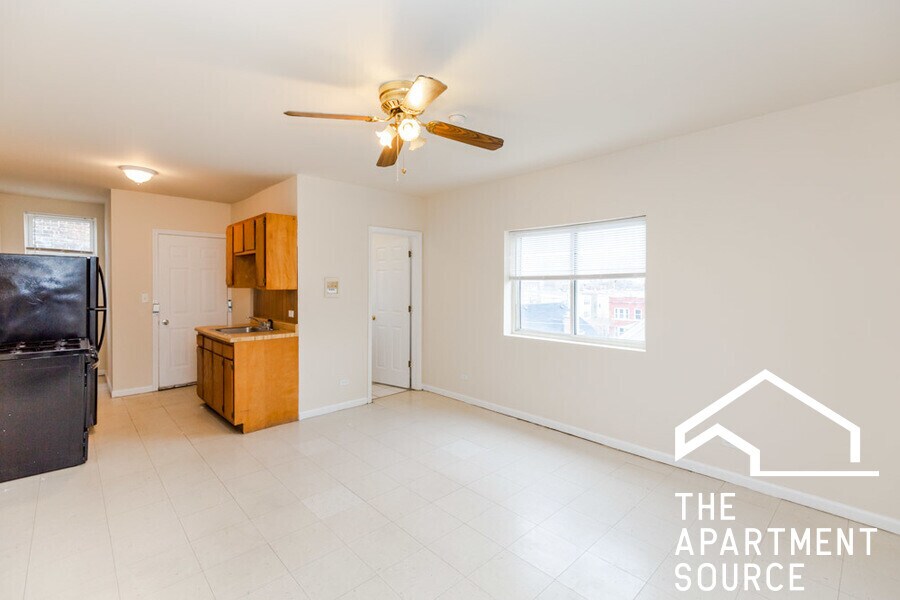 Foto principal - 5017 W Cermak Rd