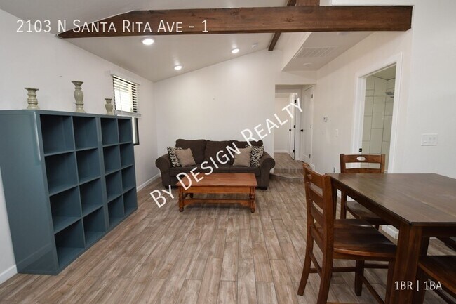 Foto del edificio - Renovated and Furnished 1 Bed 1 Bath Casita - 1 Mile To UofA