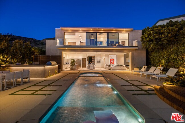 Foto del edificio - 32802 Pacific Coast Hwy