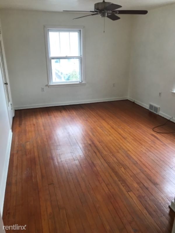 Building Photo - 2 br, 1 bath Apartment - 204 S 7th St