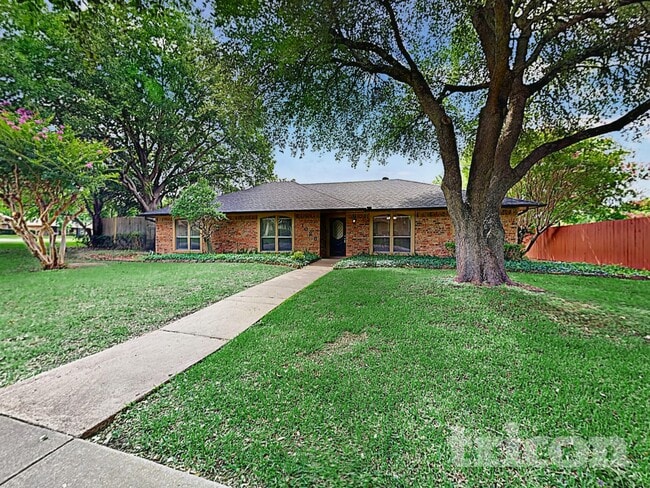 Building Photo - 737 SE 3rd St