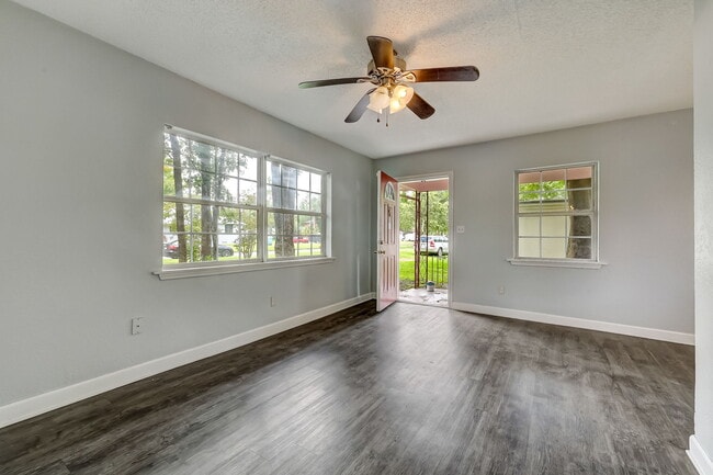 Photo - 979 Mikael Ave House