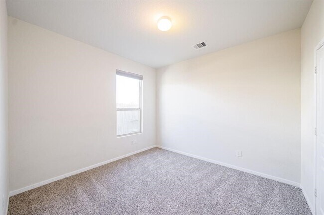 Building Photo - 15810 Mountain Willow Way