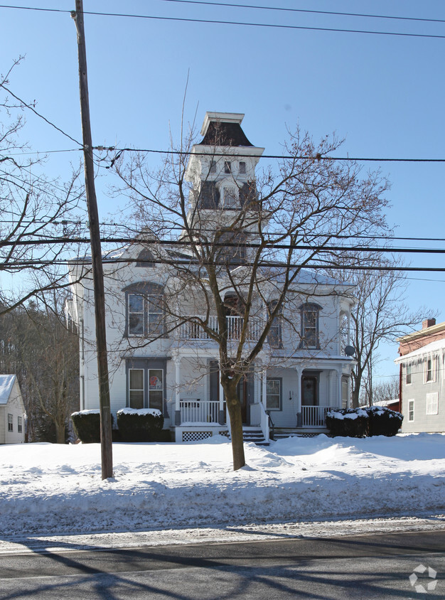 Building Photo - 424 E Main St