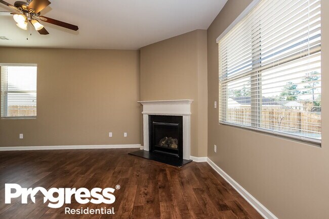 Building Photo - 107 Woodbridge Trl