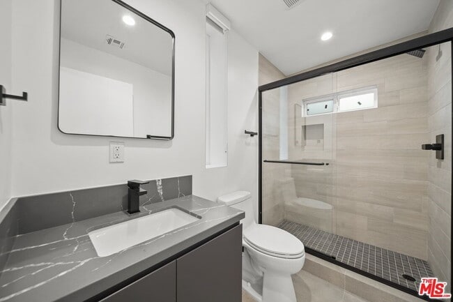 Building Photo - 849 Mariposa Ave