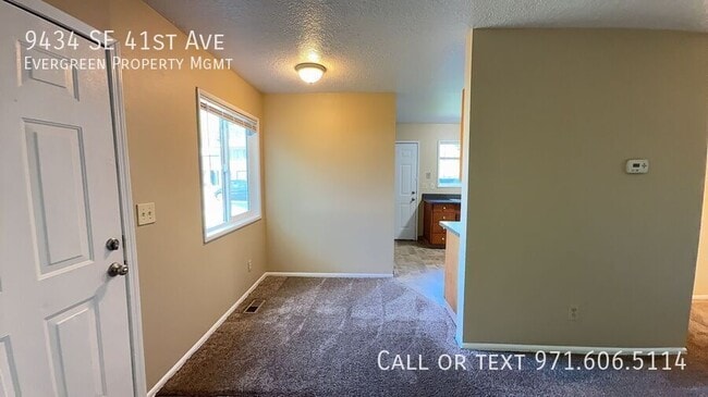 Building Photo - 9434 SE 41st Ave