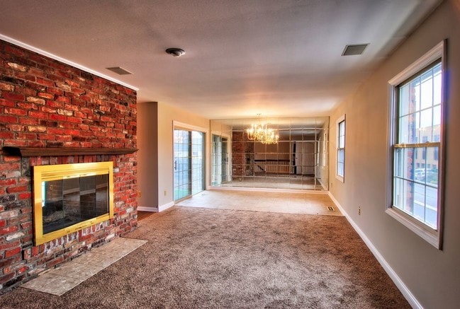 Building Photo - 952 Chatham Ln