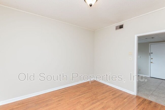 Building Photo - 1702 E Jackson