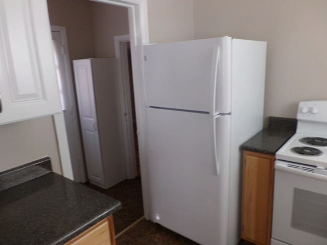 Building Photo - North side 3 Bedroom & 1 Bath Home w/ Carp...